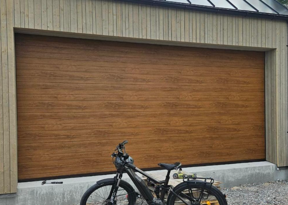 Stor port i gyllene ek